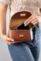 Zoozie Bags Bolso Bandolera de Piel de PU - Tan